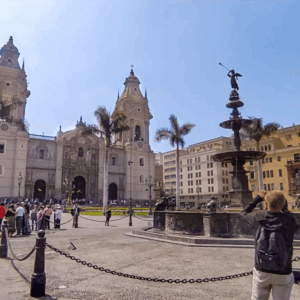 Lima, Fe y Tradición 4 días · Callao · Misa Papal